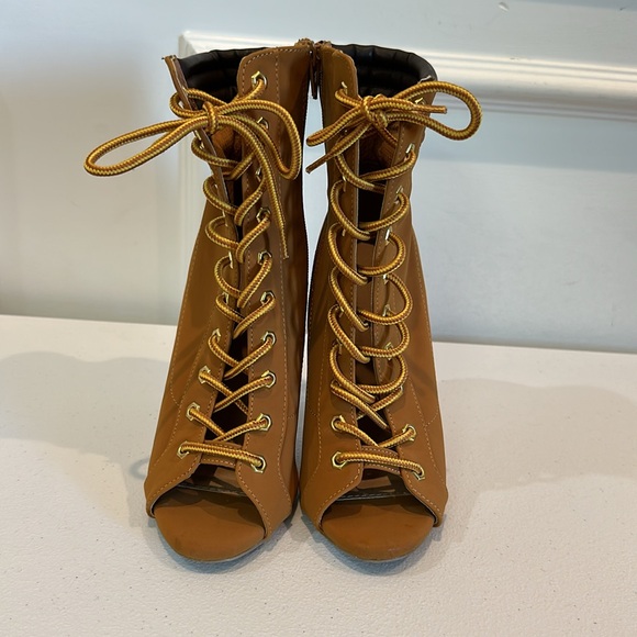Brown lace up open toe booties with clear heel - Picture 3 of 4